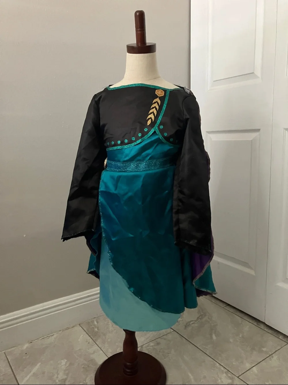DISNEY Girls Frozen 2 Queen Anna Dress Up Costume | 4-6X